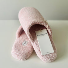 Load image into Gallery viewer, Image of Kashwere slippers